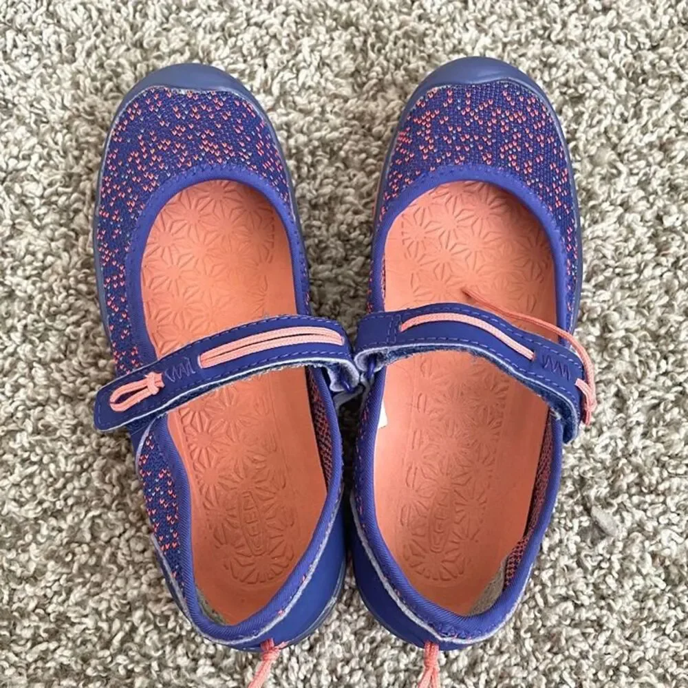 Size 1 / Girls KEEN Sandals